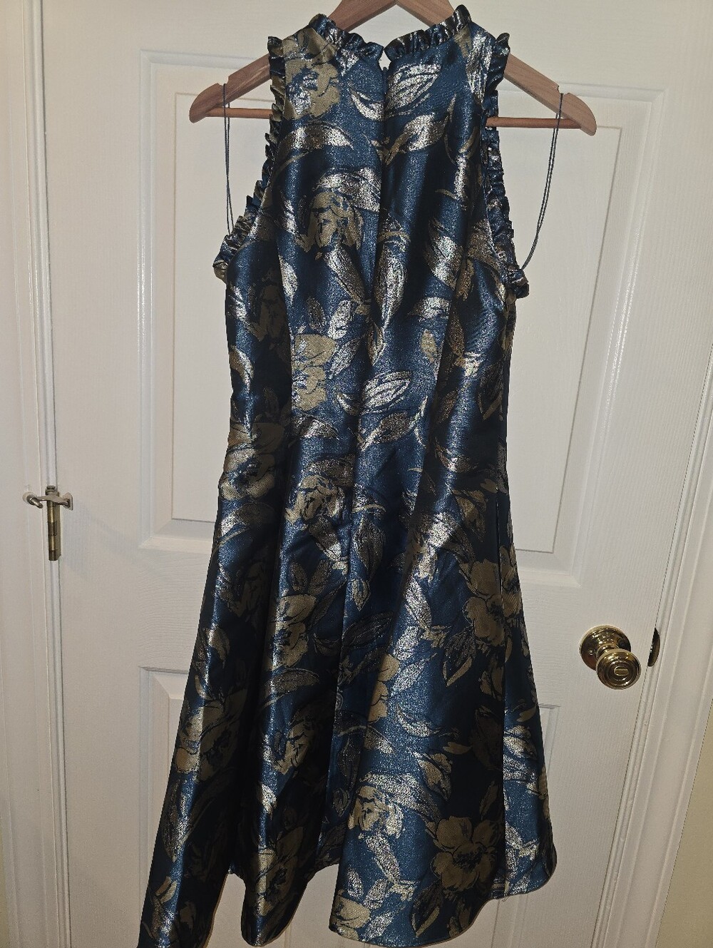 Adrianna Papell- ruffle sleeveless jacquard cocktail dress with POCKETS! - Picture 2 of 4